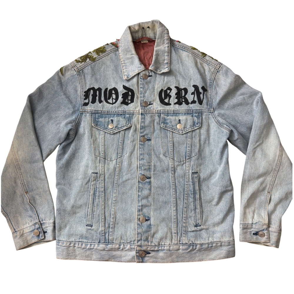 Gucci Modern Embroidered Denim Jacket Light Wash Blue Floral Logo Mens 448384